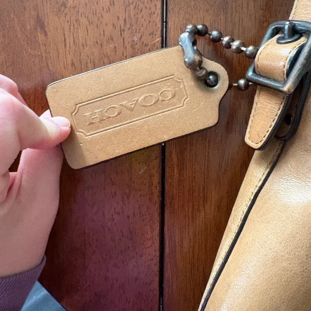 Coach Tan Crossbody Bag with Classic Design - Picture 2 of 13